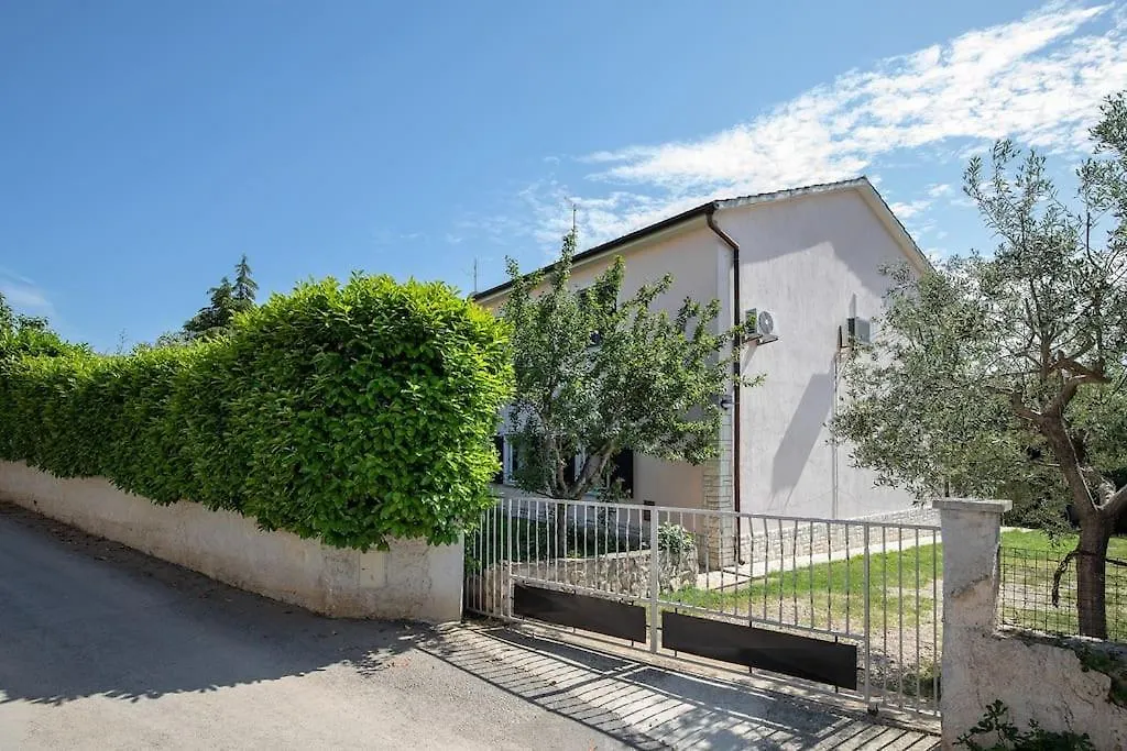 Gorgeous 2+1 Room Appartement With Private Parking Medulin Apartment